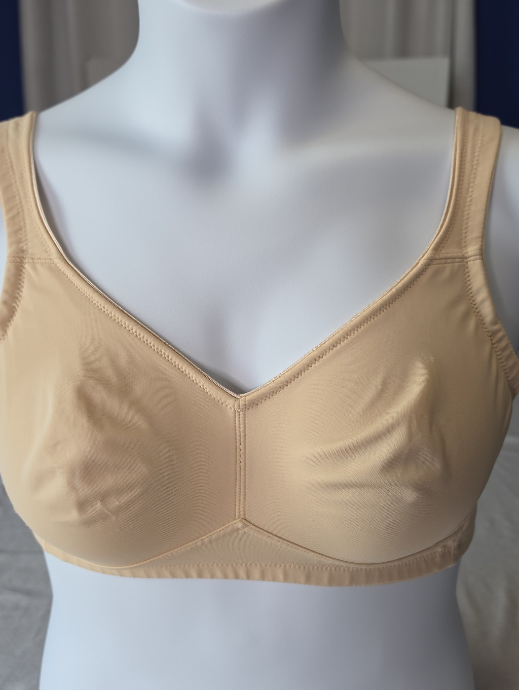 Amoena 2167 Marlena Wireless Soft Cup Mastectomy Bra Size 40a $54 Nude Beige